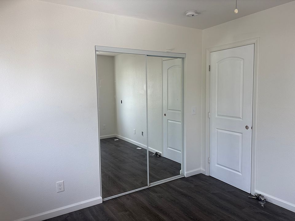 2nd image of 3214 Esther St #2