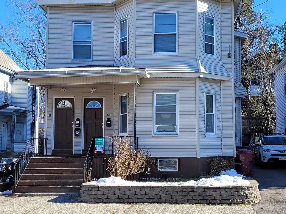 182 Pleasant St