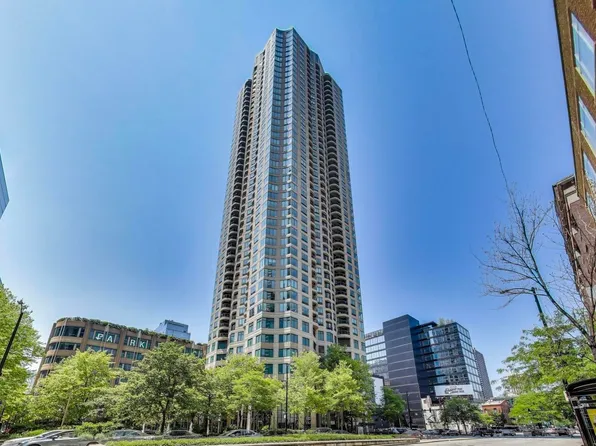 400 N La Salle Dr APT 1607, Chicago, IL 60654