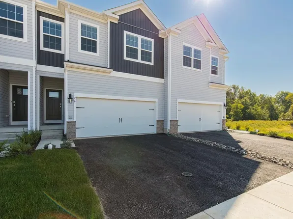 76 Fonthill Ct, Quakertown, PA 18951