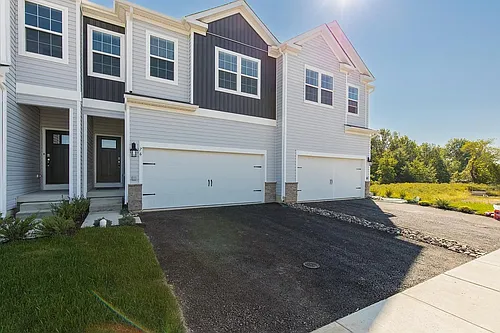 76 Fonthill Ct Photo 1