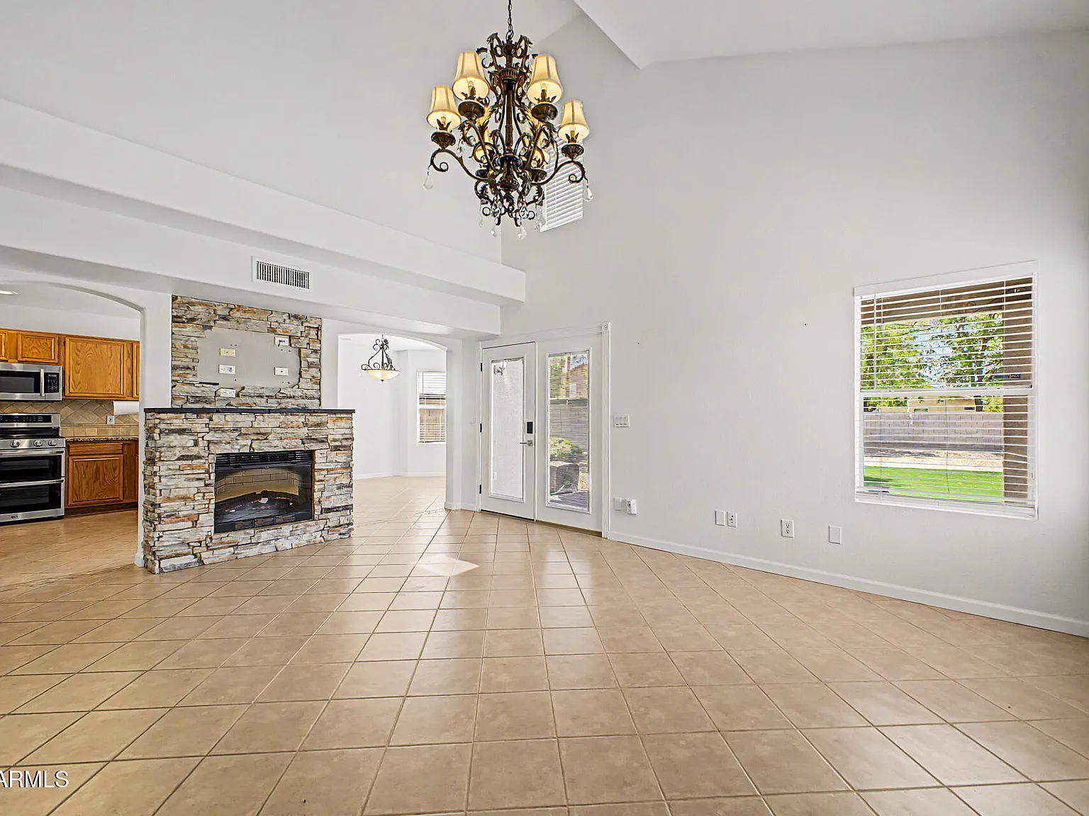 3 bed, 2.5 bath, 1761 sqft, $2,700 — Photo 3