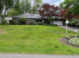10 Willo Ln, Loudonville, NY
