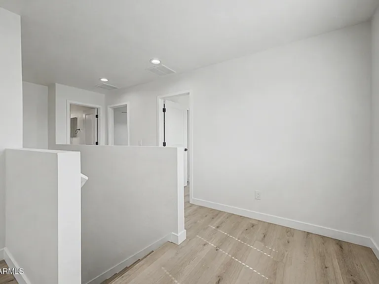 141 W Latona Rd — Photo 14