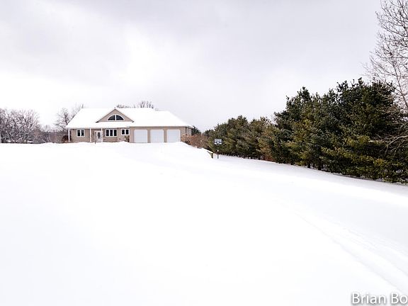 3rd image of 8415 Pleasant Meadows Dr NE