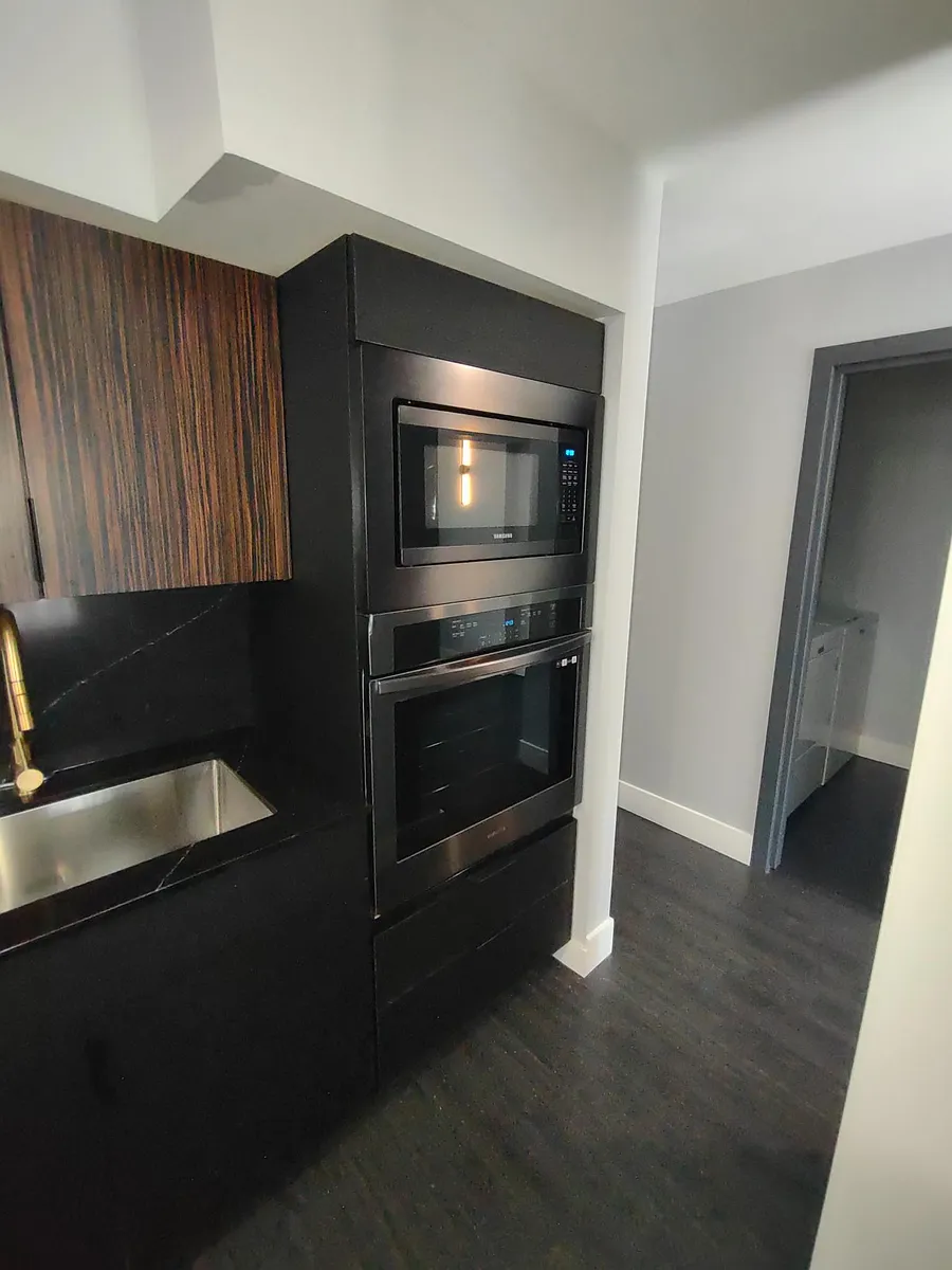 Building Photo - 240 Grafton Ave #2H