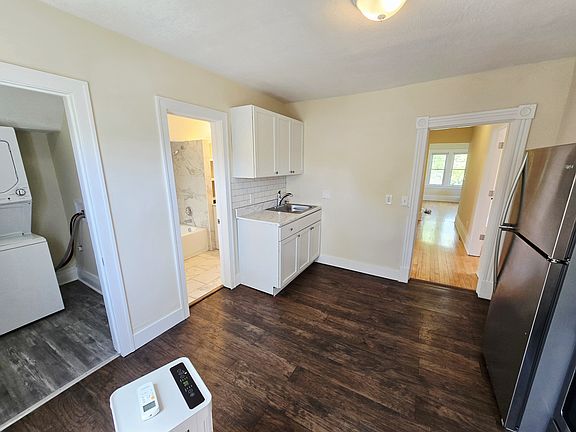 5th image of 717 31st Ave N #2