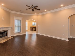 127 Chambery Dr #127, Maumelle, AR 72113