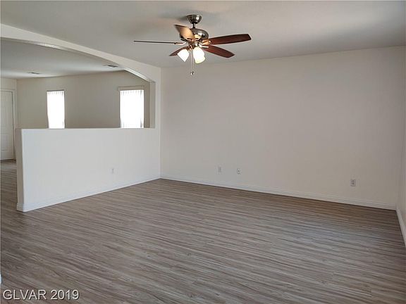 3rd image of 4802 Lone Grove Dr