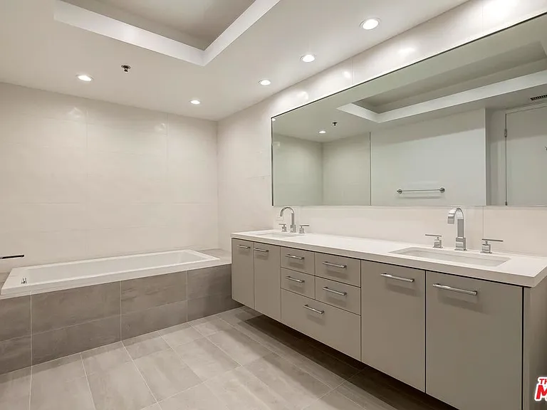 2142 Century Park Ln #102 — Photo 23