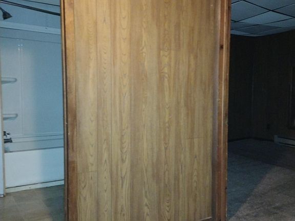 Foyer between Bedroms & Bathroom