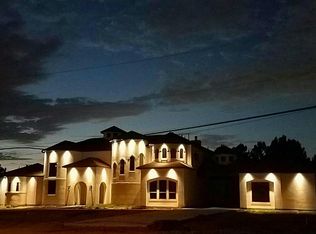 1014 W Edgewood Dr, Friendswood, TX 77546