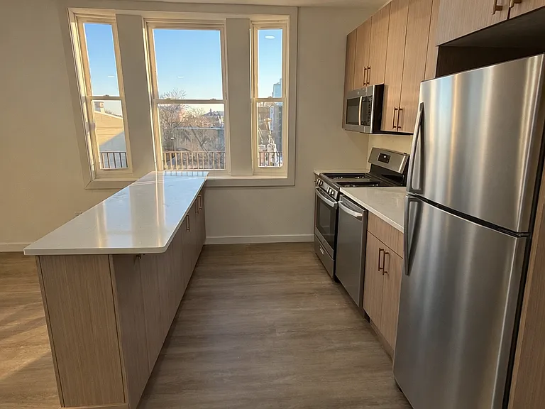 Kitchen/Island