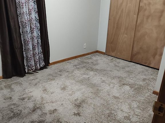 4th image of 476 N Forest Ave