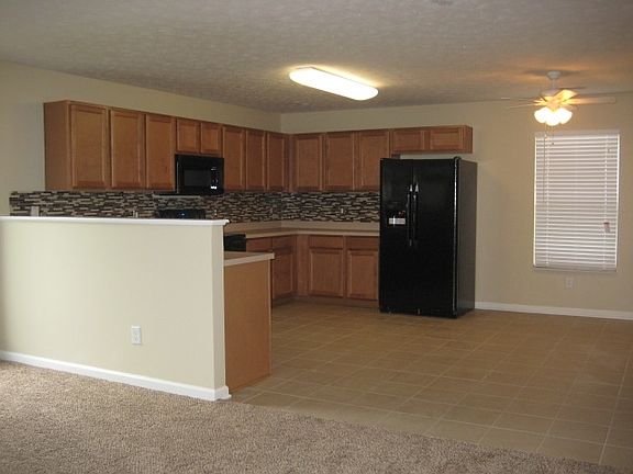 4th image of 912 Grand Oak Dr