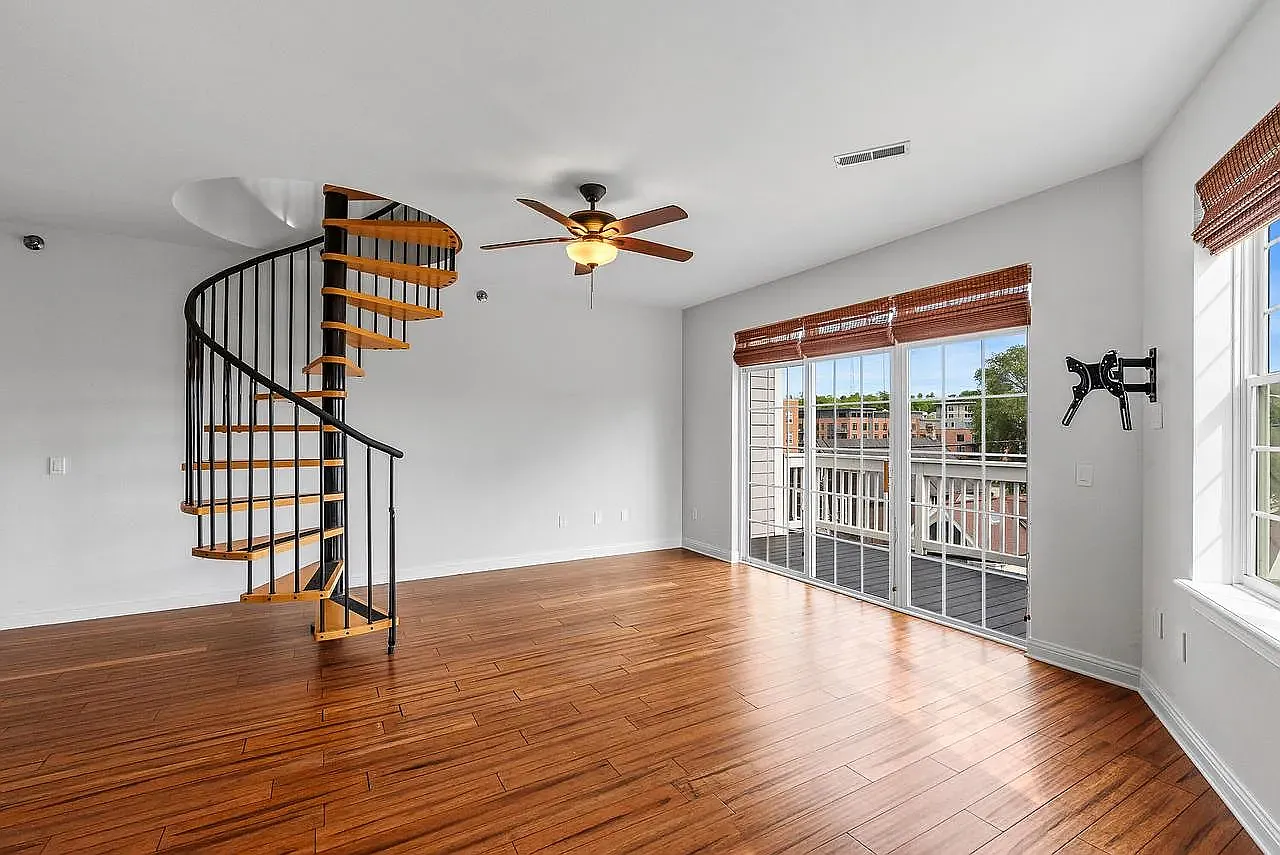 2 bed, 2007 sqft, $4,050 — Photo 2
