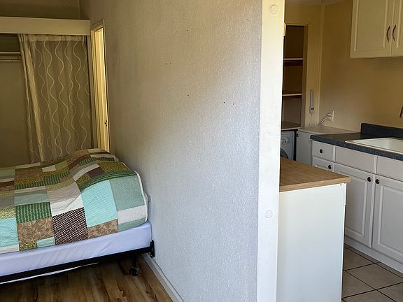 3rd image of 530 Paloma Ave