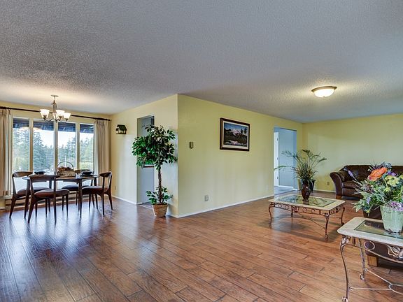 5th image of 1588 NE Narrows Ave