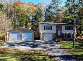 1047 SE Fox Run Cir, Concord, NC 28025