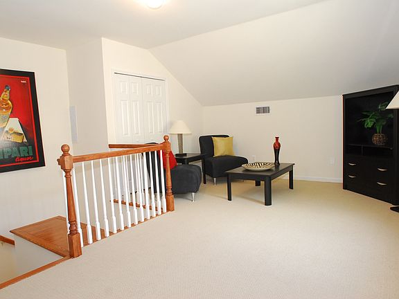 3rd image of 207 Parker Ave