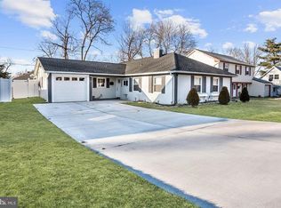 49 Pebble Ln, Willingboro, NJ 08046