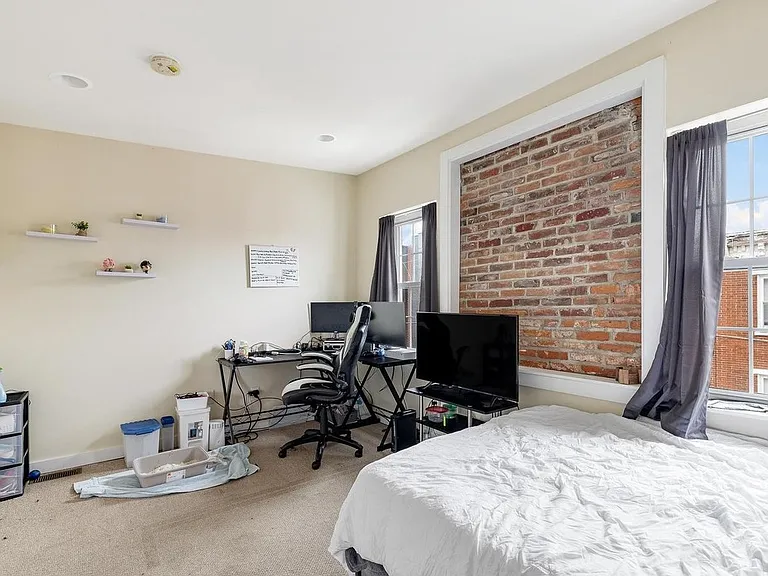 1718 N Gratz St — Photo 24