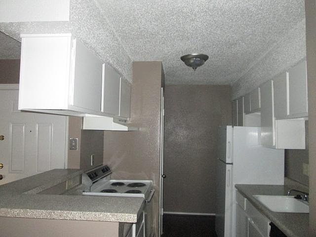 2nd image of 6401 Eastridge Rd
