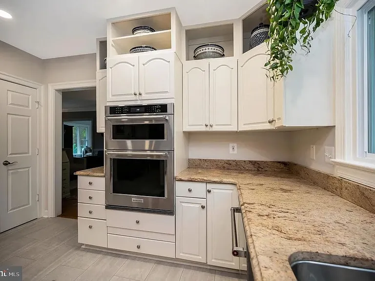2 English Hills Dr — Photo 12