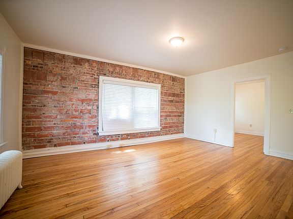 4th image of 4202 Locust St #206
