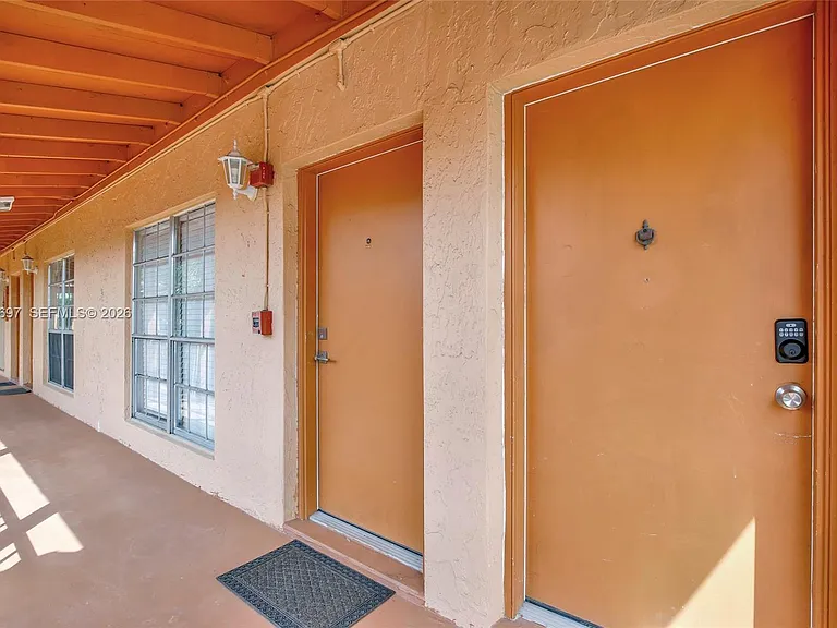 7241 Miami Lakes Dr #D14 — Photo 3