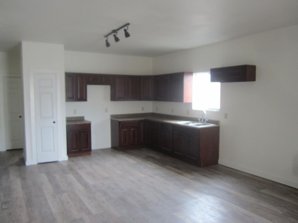 2nd image of 719 S Solomon St APT B