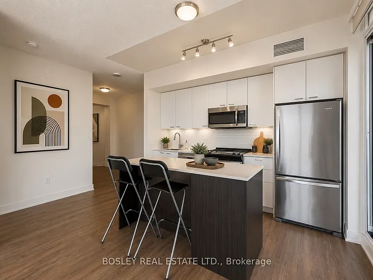 30 Roehampton Ave #3403 — Photo 5