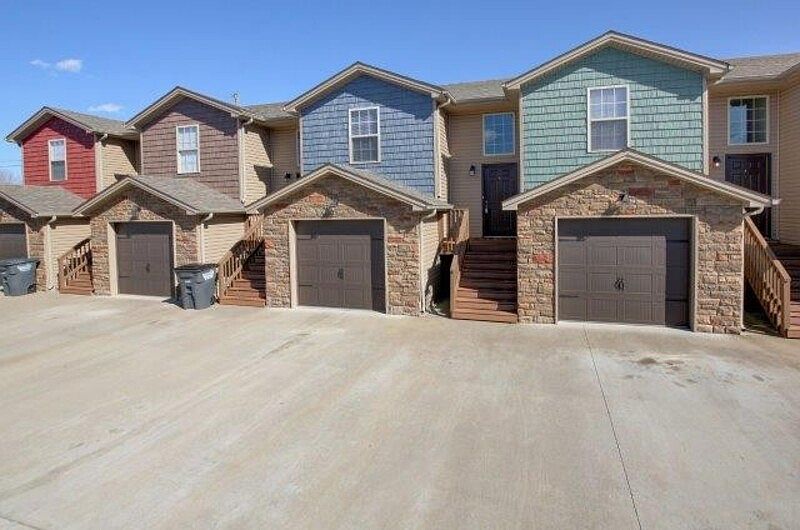 1st image of 1718A Thistlewood Dr