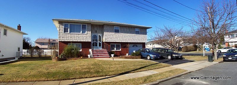 Lindenhurst House For Sale