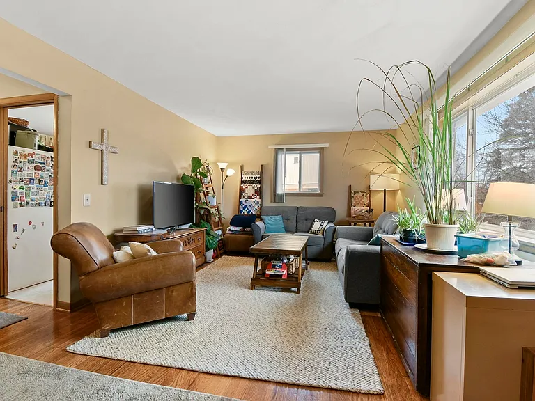 426 Rushmore Ln #3 — Photo 2