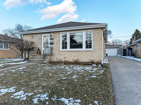 3rd image of 2351 Stratford Ave