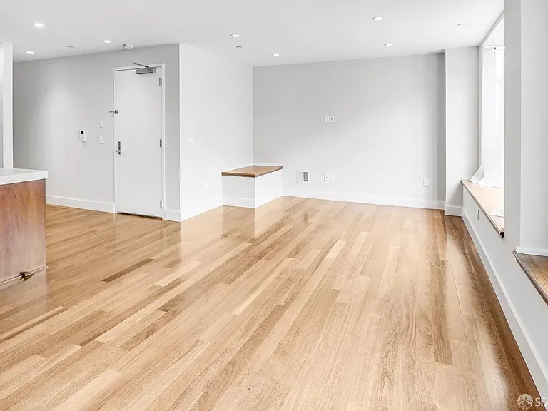 420 Bay St #A — Photo 3