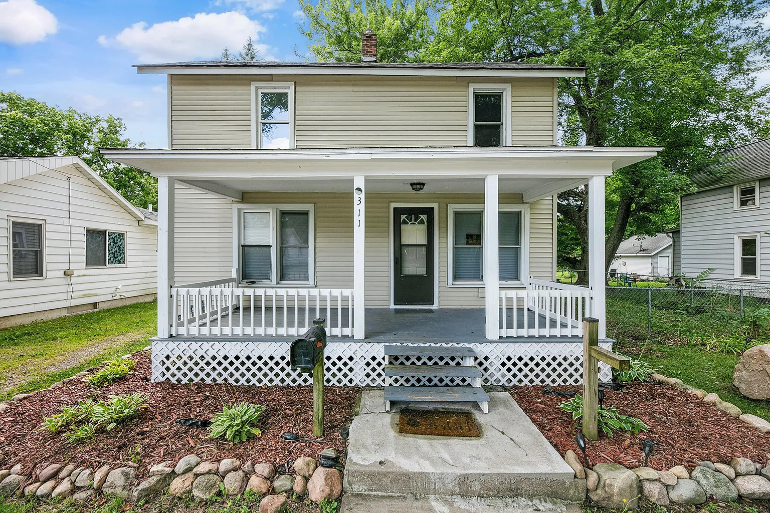 311 Spring St photo 1