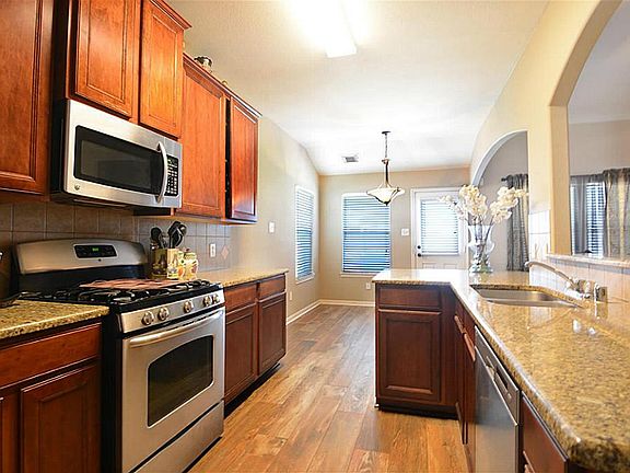 5th image of 1611 Laura Anne Dr