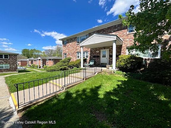 5th image of 136 N Chestnut Street #16a