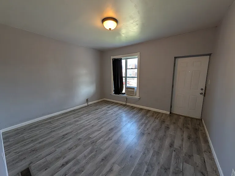 4733 McMillan Ave #1F — Photo 6
