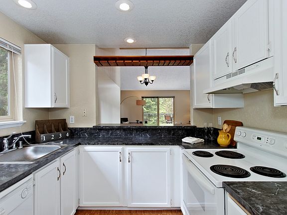 3rd image of 14616 NE 81st St