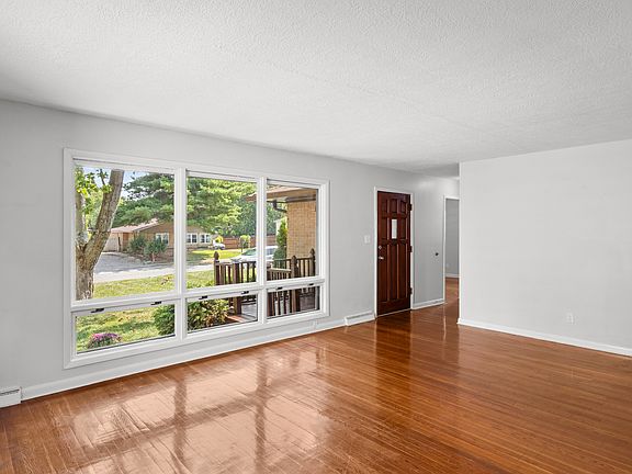 5th image of 400 N Eaton Ave