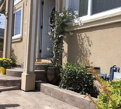 490 Monroe front porch