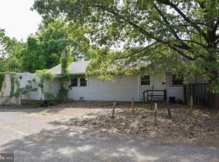 1581 Long Point Rd, Pasadena, MD 21122