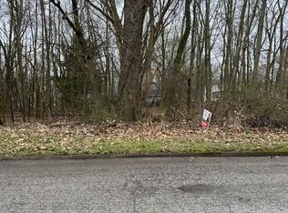 Oakview Ave, Struthers, OH 44471