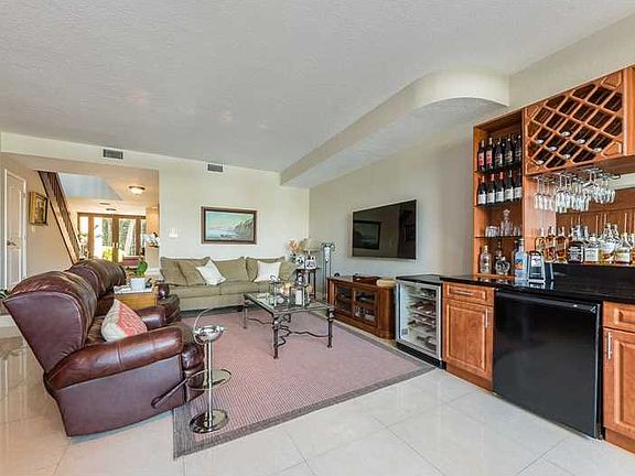3rd image of 5990 Paradise Point Dr