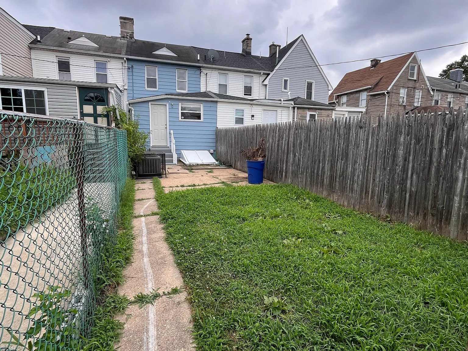 2 bed, 840 sqft, $1,600 — Photo 3