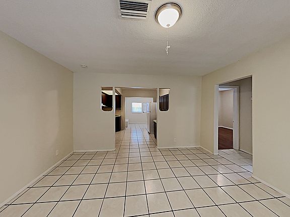 3rd image of 101 SE 15th St