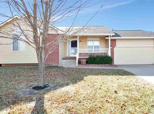 1600 N Amber Ridge Ct, Derby, KS 67037
